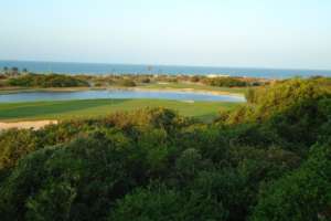 Perfektes Green vom Aquiraz Riviera Golfclub in Ceara.