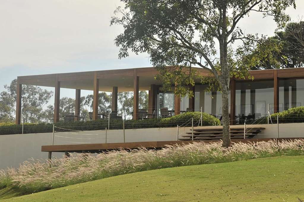 Clubhaus im Randall Thompson Golfplatz im Boa Vista Golfclub.