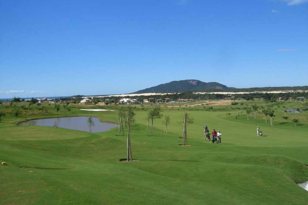 Fairway vom Golfplatz vom Costao Golfclub in Florianopolis.