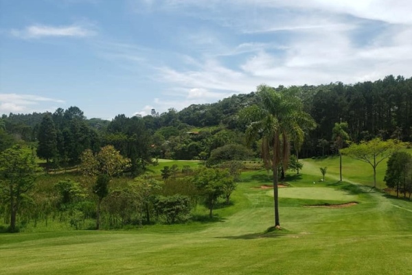 Golfplatz vom Moralogoa Golfclub in Mogi das Cruzes.
