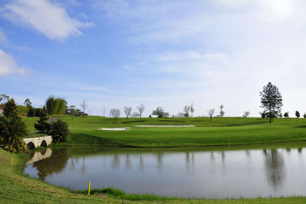 See vom Golfplatz vom Paradise Lake Golfresort in Mogi das Cruzes.