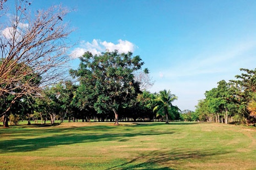 Golfplatz vom Tome Acu Country Golfclub im Bundesstaat Para.